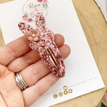 Load image into Gallery viewer, Pink Bunny glitter snap clip