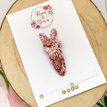Load image into Gallery viewer, Pink Bunny glitter snap clip