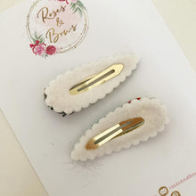 Load image into Gallery viewer, St Patrick’s Day Scalloped Snap Clip Pair
