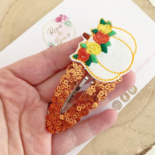 Load image into Gallery viewer, Halloween Thanksgiving Pumpkin Shaker large snap clip