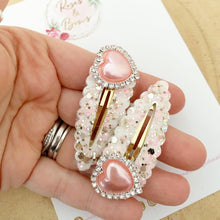 Load image into Gallery viewer, Pink heart scalloped snap clip set