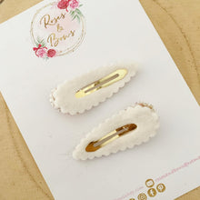 Load image into Gallery viewer, Pink heart scalloped snap clip set