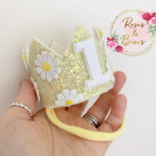 Load image into Gallery viewer, Daisy crown - glitter party hat - cake smash prop - birthday accessory