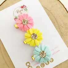 Load image into Gallery viewer, Bright Daisy alligator clip set