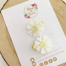 Load image into Gallery viewer, Daisy alligator clip set