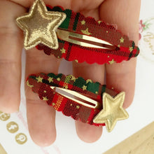 Load image into Gallery viewer, Red and Geeen Tartan gold star scalloped snap clip set