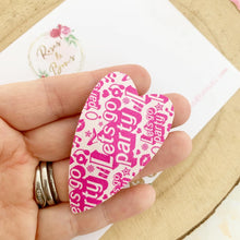 Load image into Gallery viewer, Pink heart scalloped snap clip set