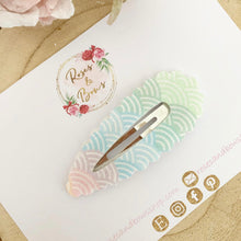 Load image into Gallery viewer, Rainbow large snap clip