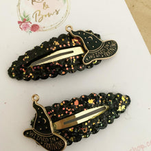 Load image into Gallery viewer, Wizard scalloped snap clip set