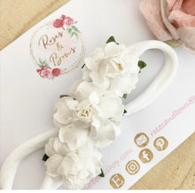 Load image into Gallery viewer, White flower headband or clip