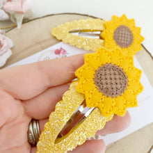 Load image into Gallery viewer, Sunflower large glitter snap clip