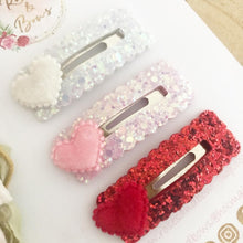 Load image into Gallery viewer, Valentine’s glitter and velvet heart scalloped snap clip set