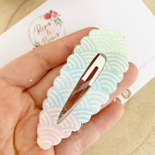 Load image into Gallery viewer, Rainbow large snap clip