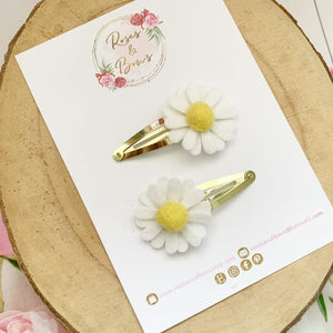 Daisy snap clip