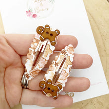 Load image into Gallery viewer, Gingerbread scalloped snap clip set
