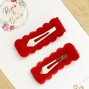 England scalloped snap clip set