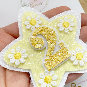 Birthday Badge - yellow Daisy Birthday Glitter Badge