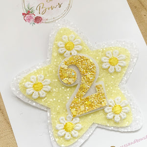 Birthday Badge - yellow Daisy Birthday Glitter Badge