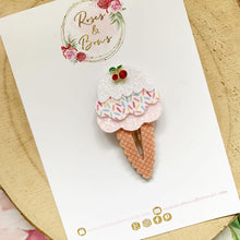 Load image into Gallery viewer, Ice cream scalloped snap clip - glitter hair clip - hair clip - fringe clip
