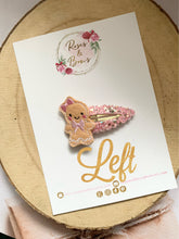 Load image into Gallery viewer, Pink Gingerbread Snap Clip

