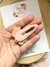 Load image into Gallery viewer, Pink Gingerbread Snap Clip
