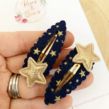 Load image into Gallery viewer, Navy blue and gold star scalloped snap clip set
