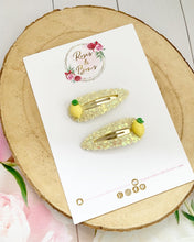 Load image into Gallery viewer, Lemon scalloped snap clip set
