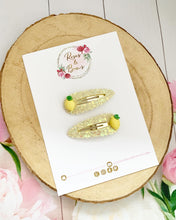 Load image into Gallery viewer, Lemon scalloped snap clip set
