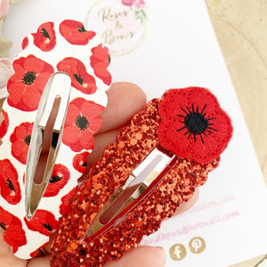 Poppy Large scalloped snap clip set