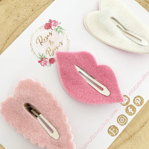 Pink heart scalloped snap clip set