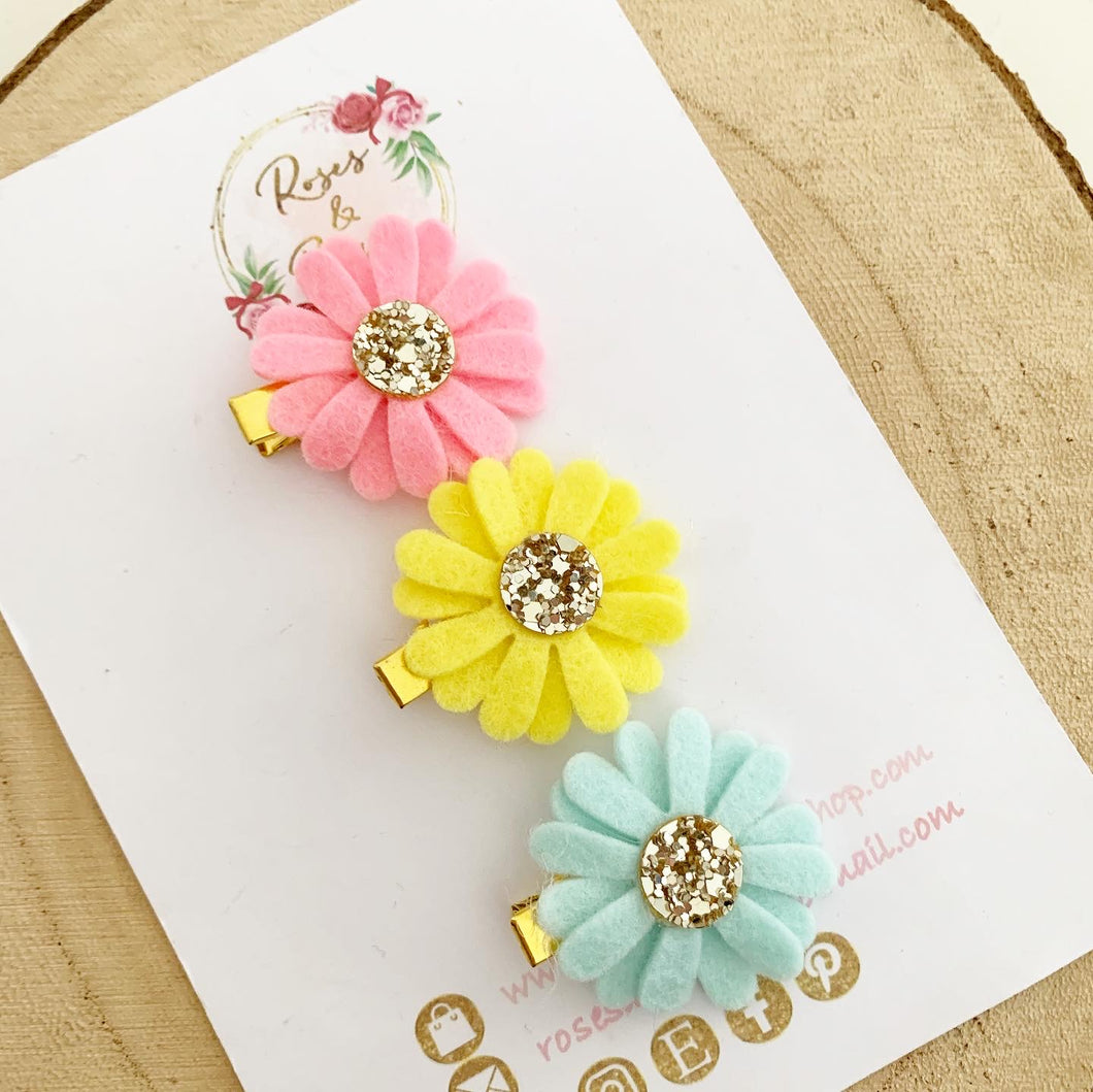 Bright Daisy alligator clip set