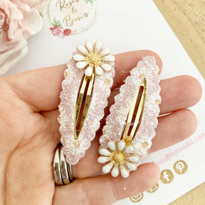 Pink daisy snap clips set