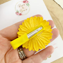 Load image into Gallery viewer, Sunflower Pigtail Set Hair Clips
