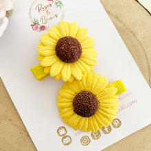 Load image into Gallery viewer, Sunflower Pigtail Set Hair Clips
