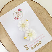 Load image into Gallery viewer, Daisy alligator clip set
