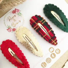 Load image into Gallery viewer, Christmas tartan and velvet scalloped snap clip set
