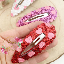 Load image into Gallery viewer, Love Heart Glitter Large Snap Clip
