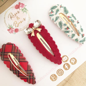 Christmas scalloped snap clip set