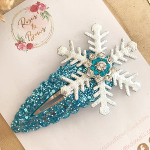 Large Snowflake scalloped snap clip