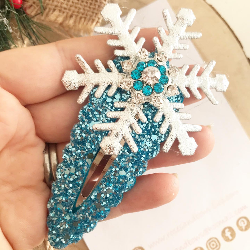 Large Snowflake scalloped snap clip