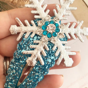 Large Snowflake scalloped snap clip