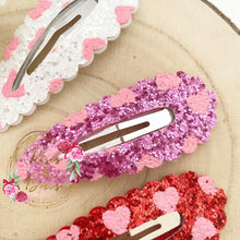 Load image into Gallery viewer, Love Heart Glitter Large Snap Clip
