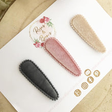 Load image into Gallery viewer, Velvet snap clip set - grey, pink and cream
