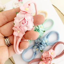 Load image into Gallery viewer, Dainty flower headbands
