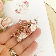 Load image into Gallery viewer, Glitter crown Clips - princess crown alligator clips
