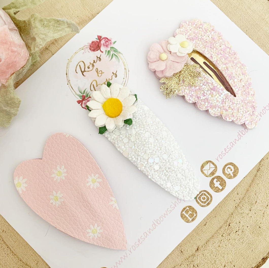 Pink daisy heart glitter and leatherette scalloped snap clip set