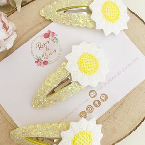 Daisy large glitter snap clip