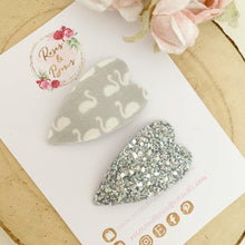 Load image into Gallery viewer, Grey swan heart glitter scalloped snap clip set
