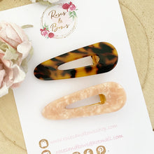 Load image into Gallery viewer, Tortoise shell and peach blush hair clip set

