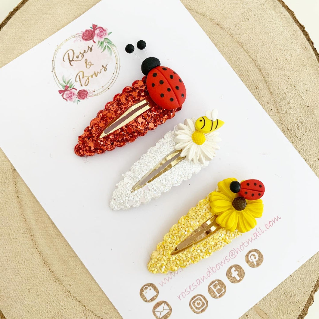 Summer lady bird, bee, daisy and sunflower scalloped snap clip set